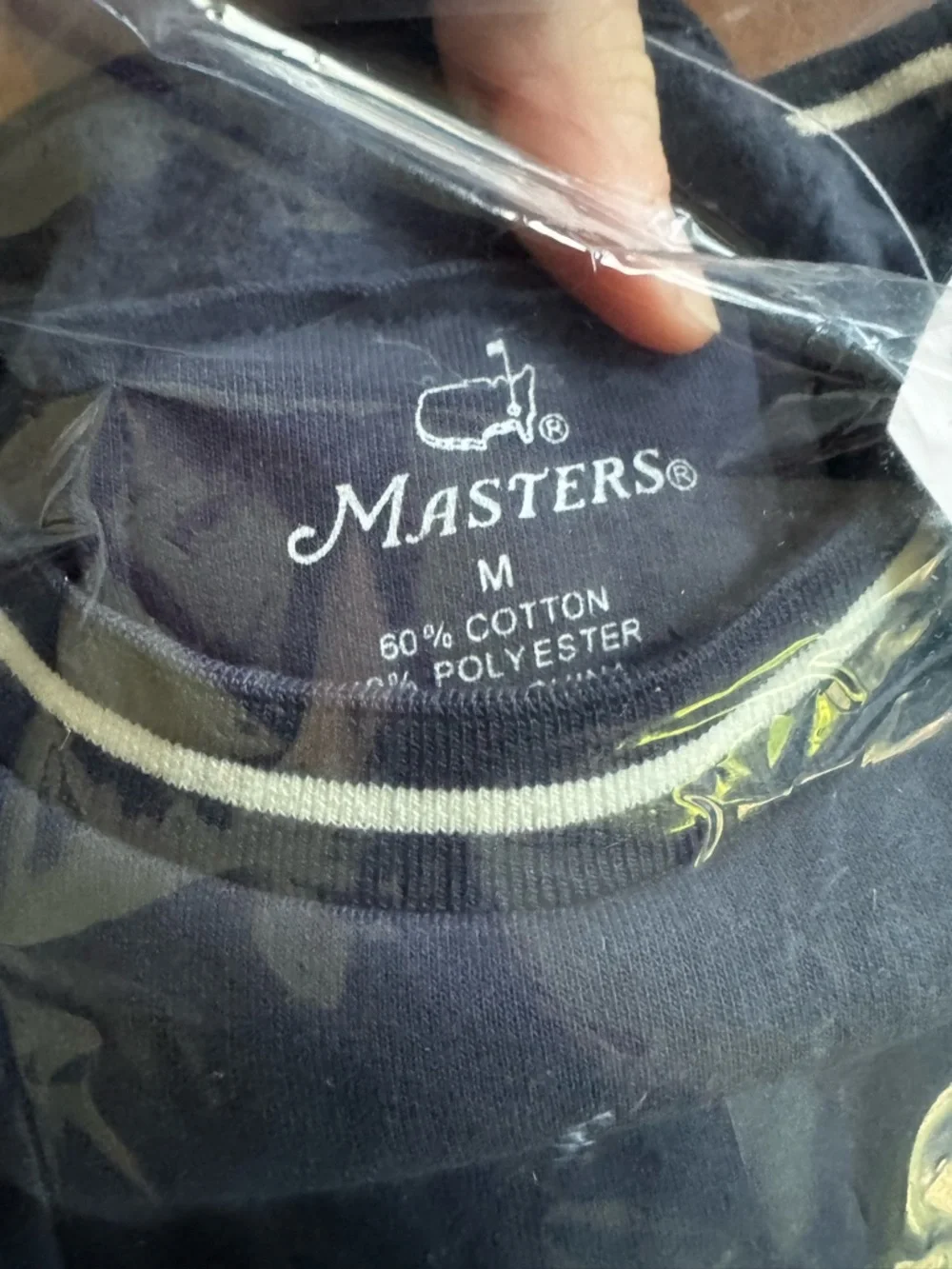 MASTERS 2026 *NEW DESIGN* Navy Sweatshirt with White Stitched Script. MEDIUM - Picture 4 of 4